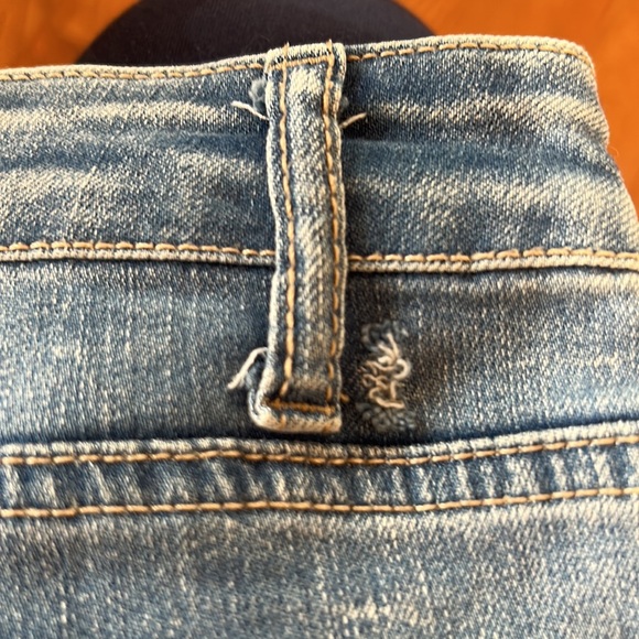 REVAMPED DENIM DISTRESSED ROW HEM CROPPED HIGH RISE JEANS IN SIZE 7 - Picture 6 of 6